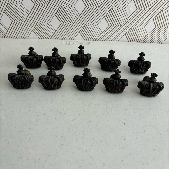 Antique style crown drawer pulls lot (10) - Picture 1 of 7